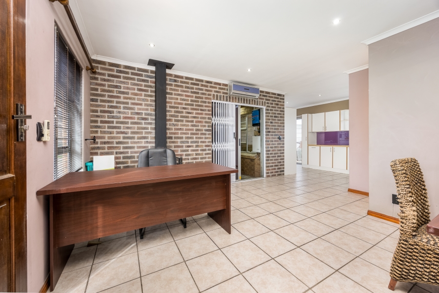 3 Bedroom Property for Sale in Aurora Western Cape